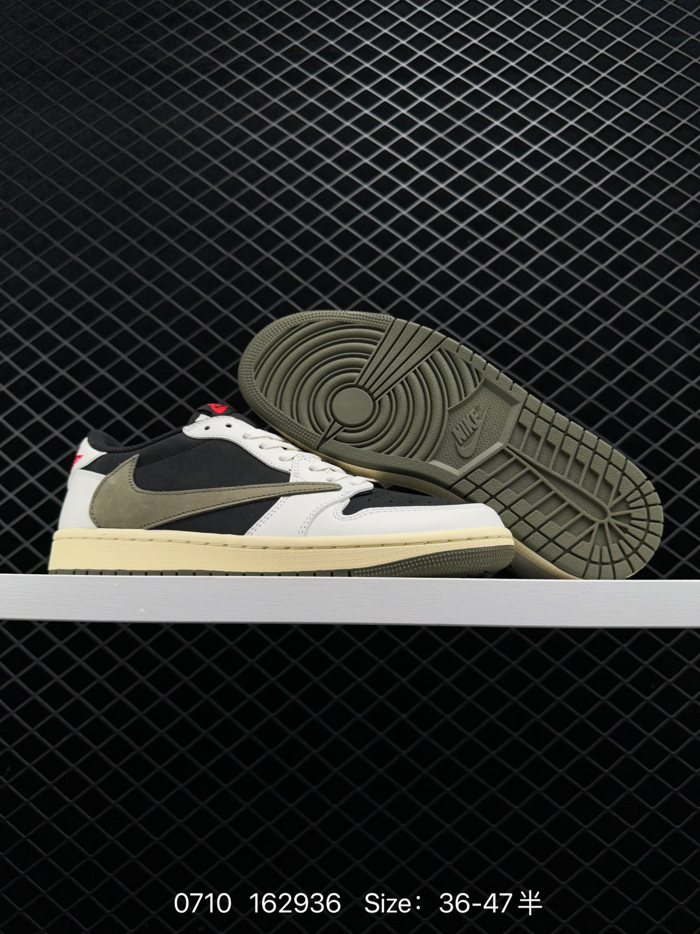 Travis Scott x Air Jordan 1 Low AJ1